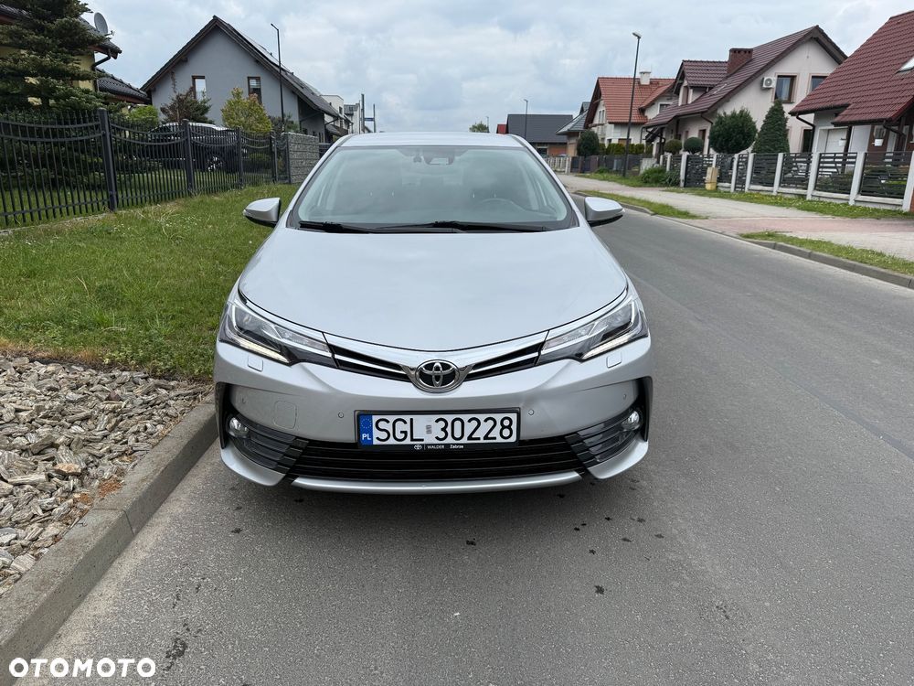 Toyota Corolla 1.6 50th Anniversary - 3