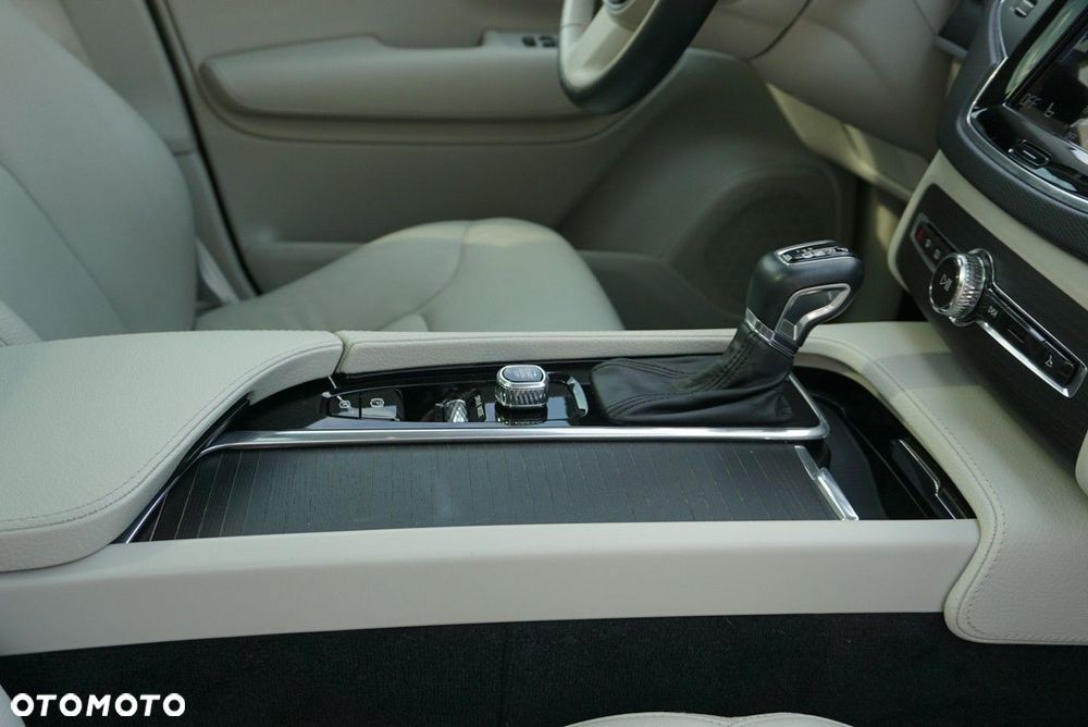 Volvo XC 90 - 11