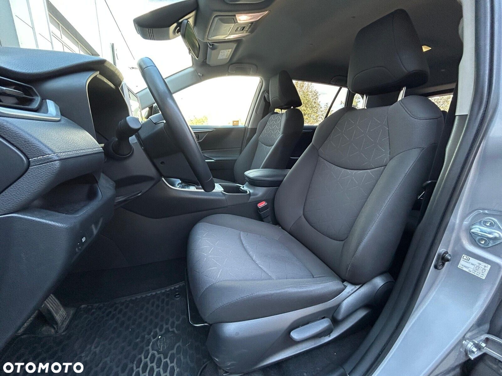 Toyota RAV4 - 8