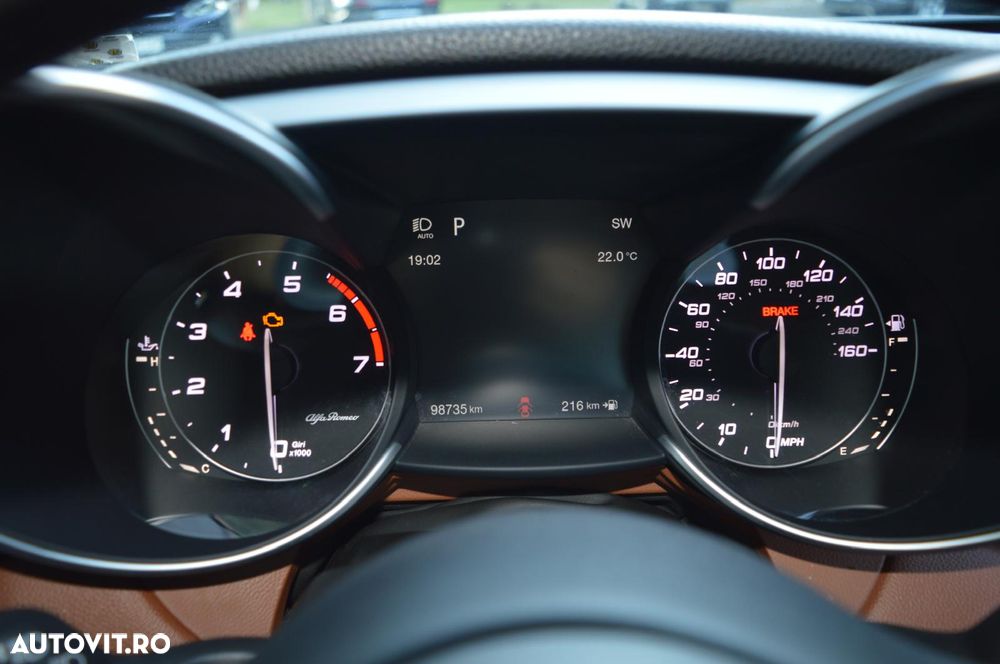 Alfa Romeo Giulia 2.0 Turbo 16V AT8 Veloce - 10