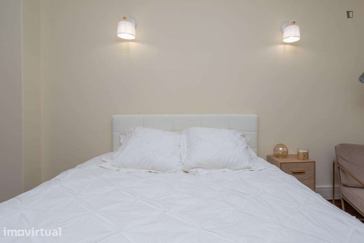 Quarto - localizado em Roma-Areeiro Lisbon - Grande imagem: 2/28