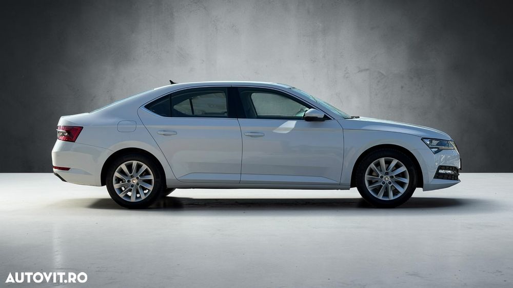 Skoda Superb 2.0 TDI DSG Ambition - 8