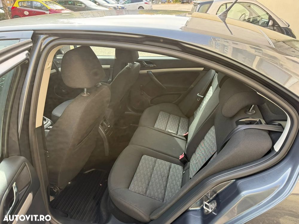 Skoda Octavia 1.2 TSI STYLE - 8