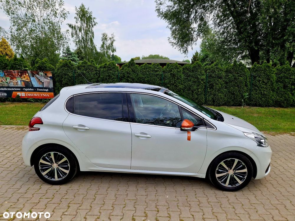 Peugeot 208 - 14
