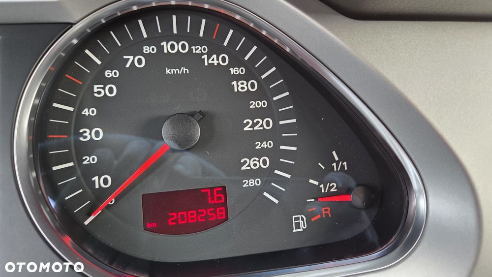Audi A6 Avant 2.0 TDI - 14