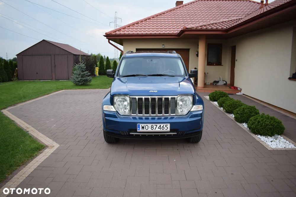 Jeep Liberty - 10
