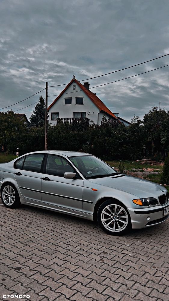 BMW Seria 3 2002 photo 2