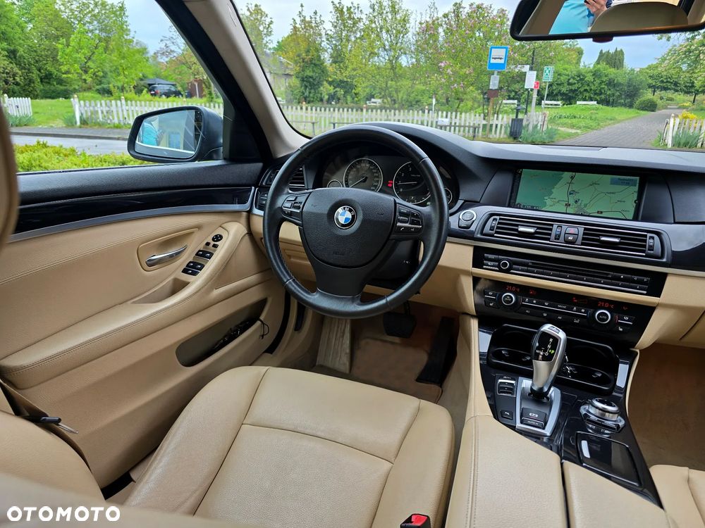 BMW Seria 5 520i Luxury Line - 24