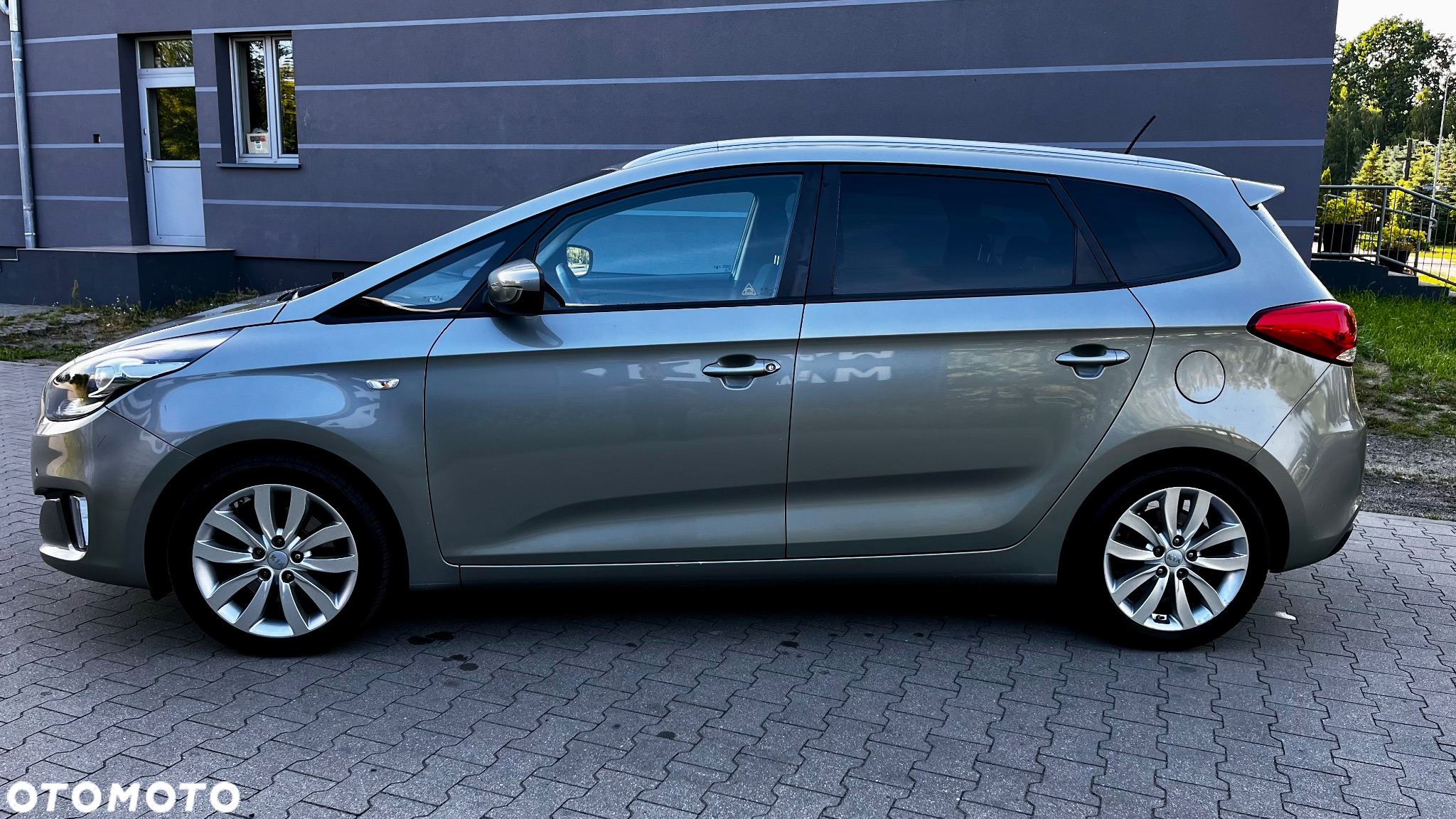 Kia Carens 1.7 CRDi L - 4