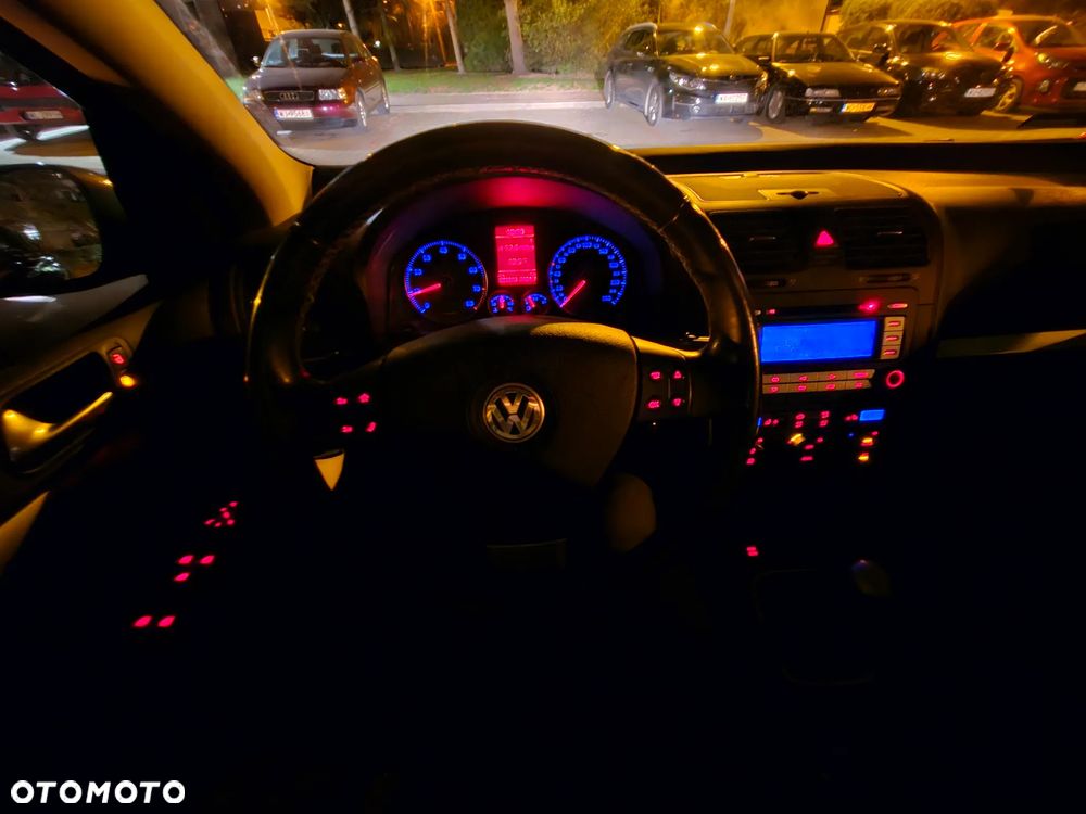 Volkswagen Golf 1.6 United - 23