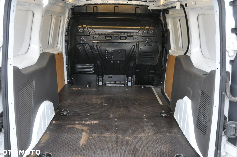 Ford Transit Connect - 18