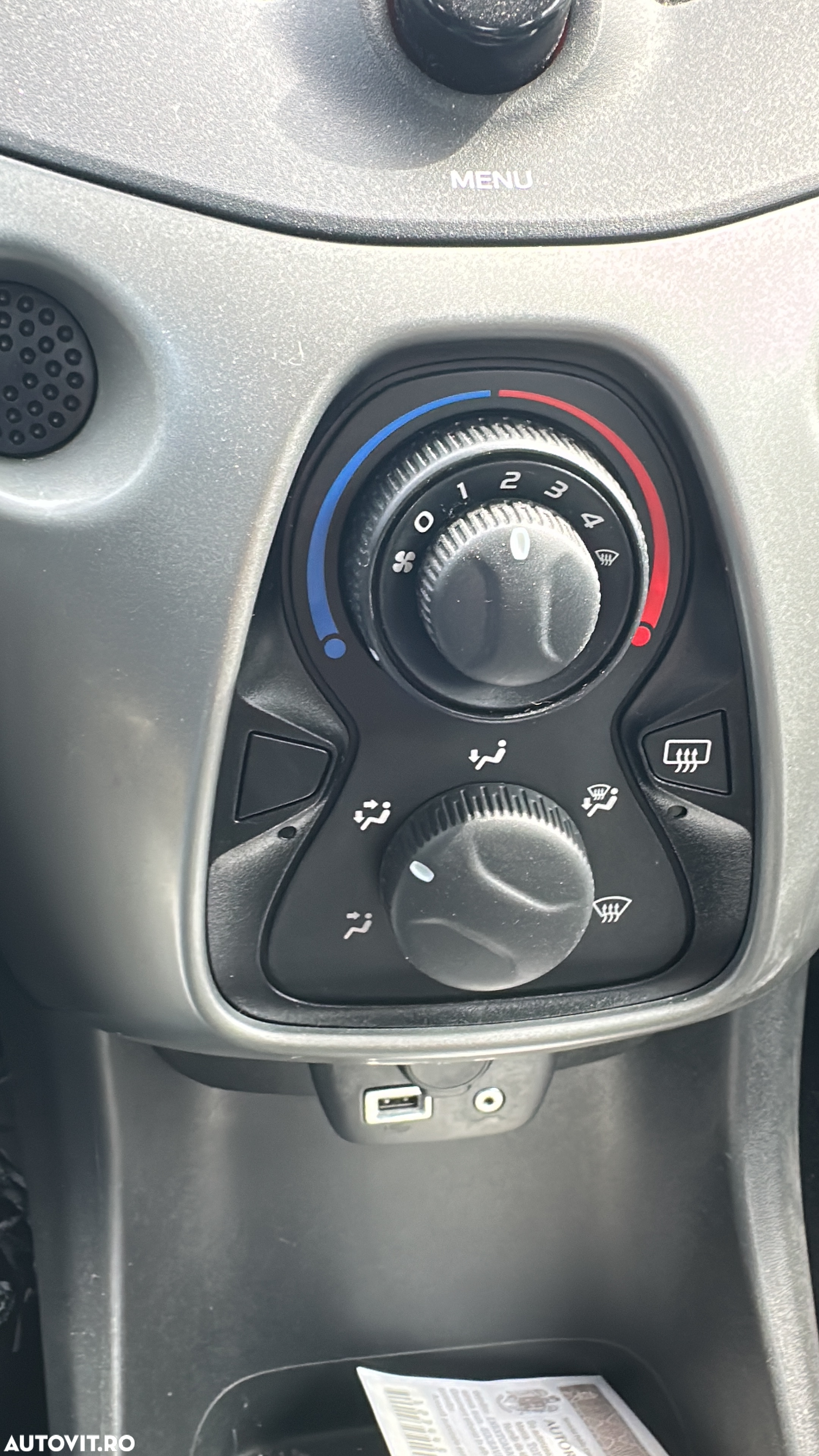 Toyota Aygo 1.0 MultiMode X - cite - 12