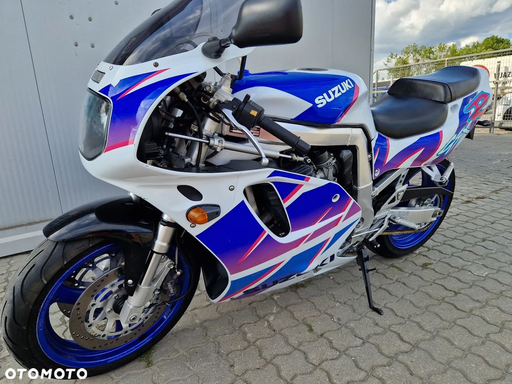Suzuki GSX-R - 22