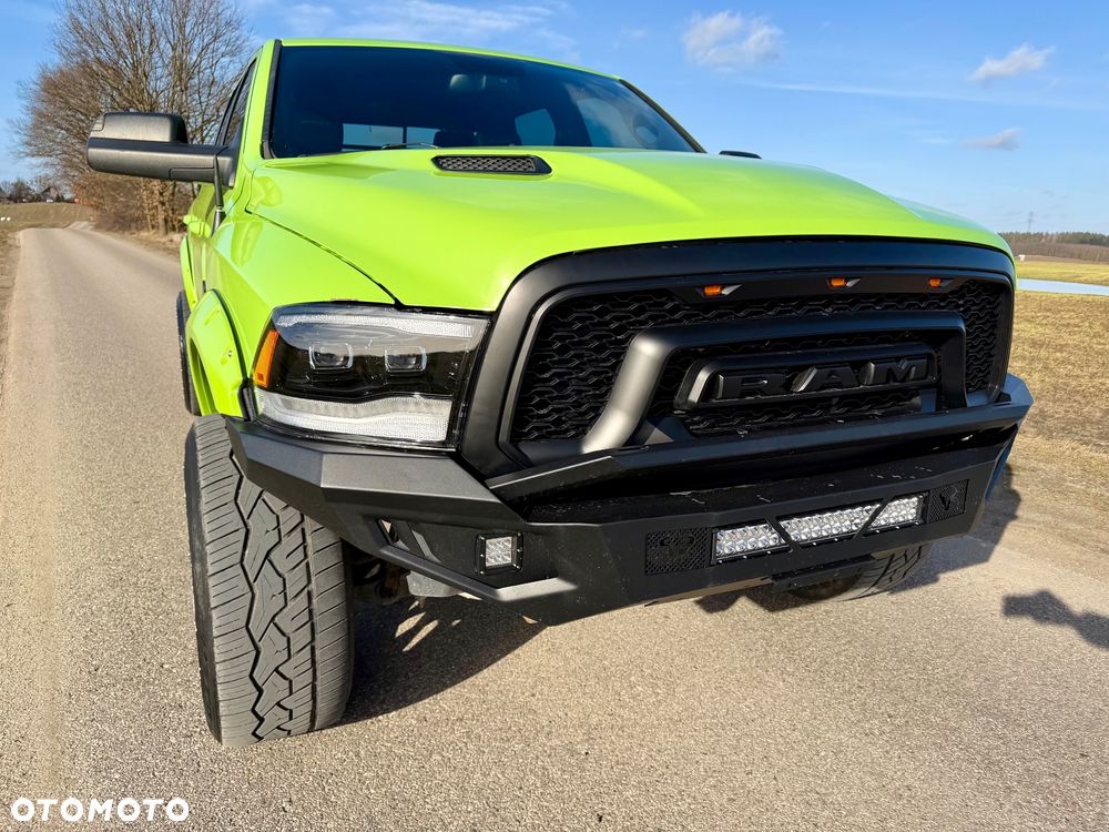Dodge RAM - 8