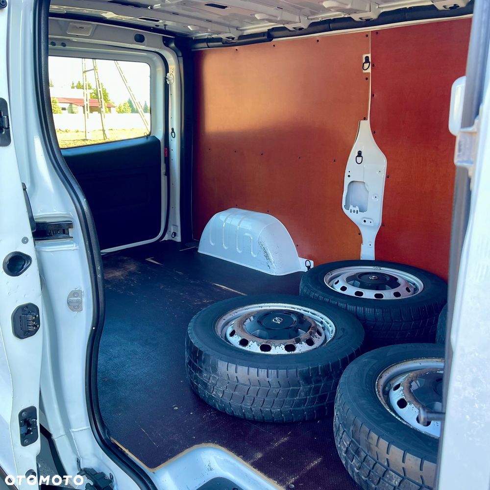 Opel Vivaro - 31