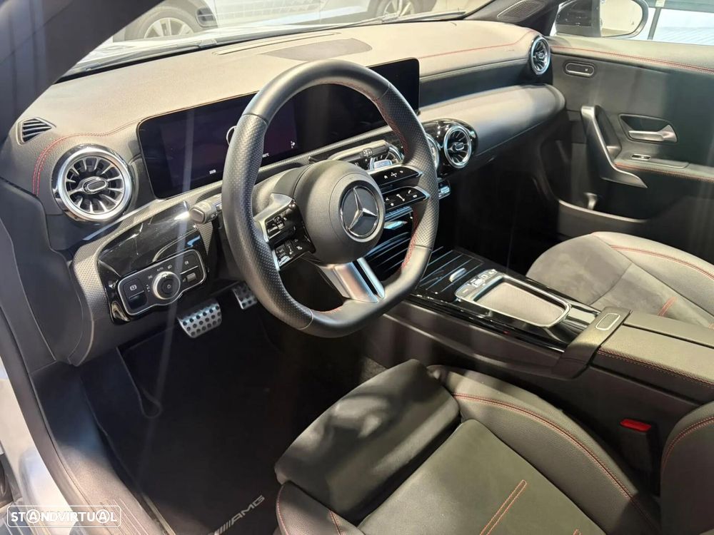 Mercedes-Benz CLA 250 e 8G-DCT AMG Line - 17