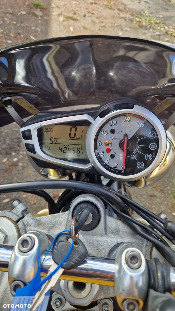 Triumph Street Triple 675 cały na części. Bezwypadkowy. Rama, czasza, lampa, bak, wahacz, zaciski, tłumik, kierunkowskazy, chłodnica. - 10
