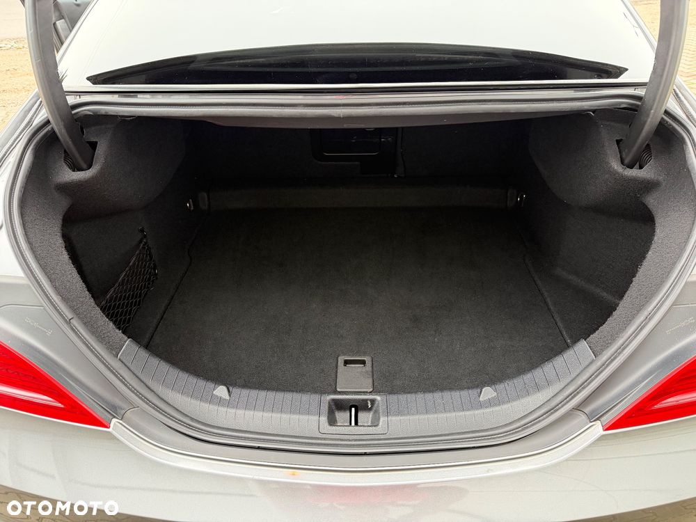 Mercedes-Benz CLA 220 CDI 7G-DCT AMG Line - 19