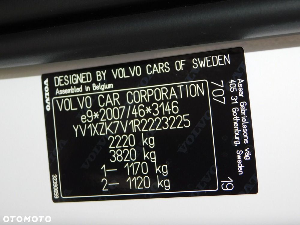 Volvo XC 40 B3 B DKG Plus Black Edition - 29