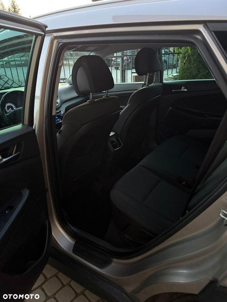 Hyundai Tucson 1.6 GDI BlueDrive Style 2WD - 24