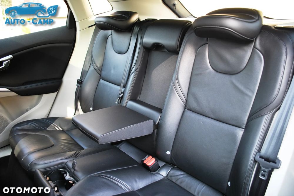 Volvo V40 D2 Summum - 28