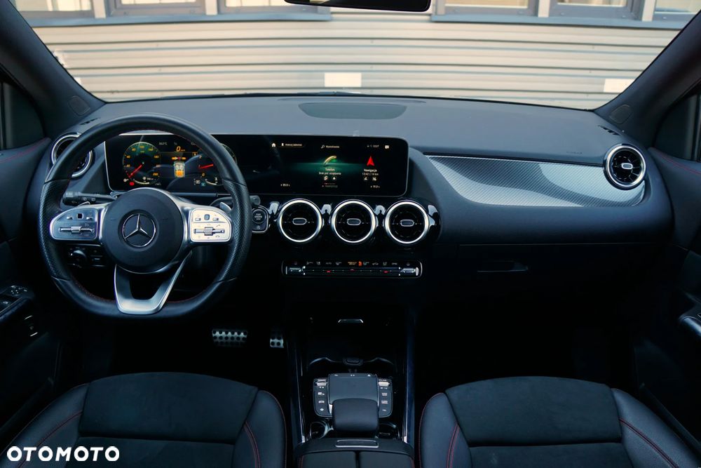 Mercedes-Benz GLA 200 AMG Line - 3