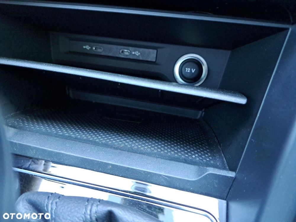 Volkswagen Touran - 38