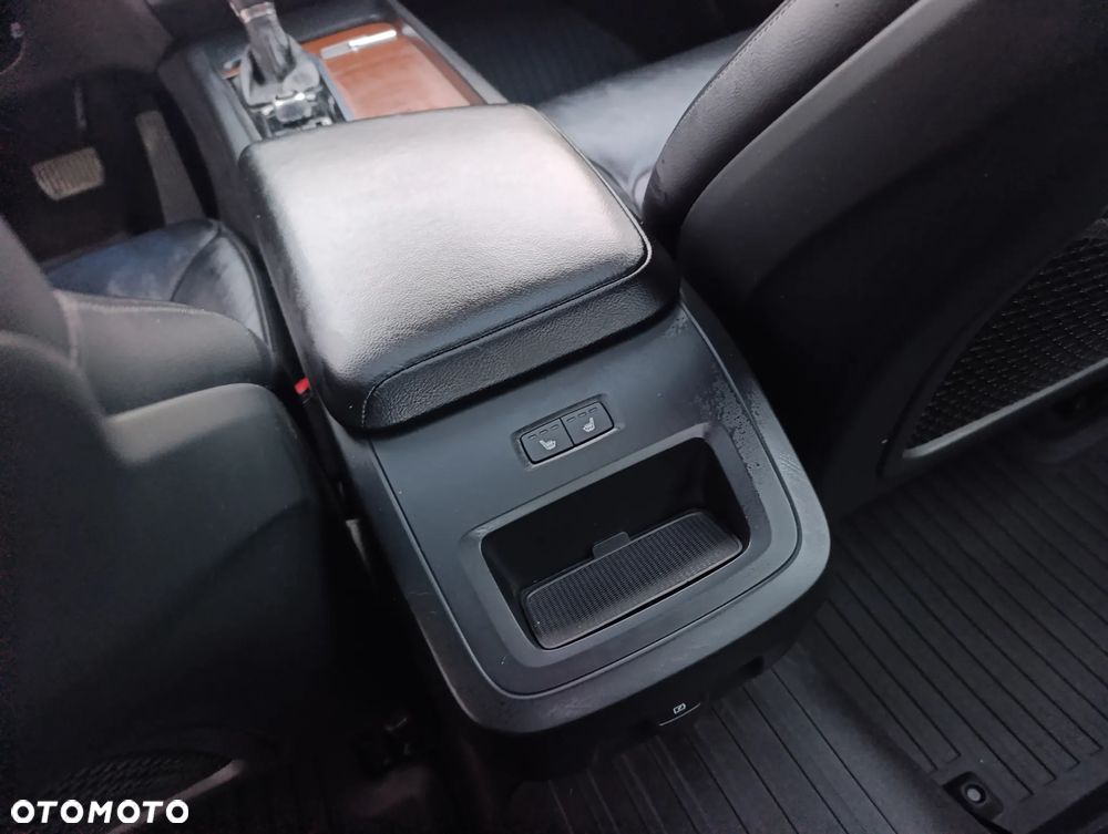 Volvo S60 T6 AWD Momentum Pro - 23