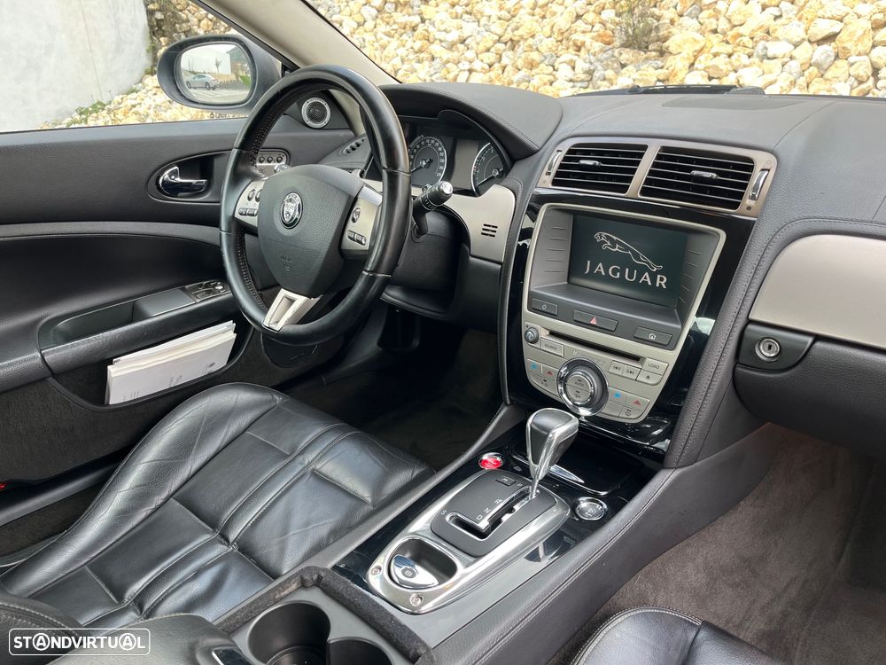 Jaguar XK 4.2 V8 Coupé - 19