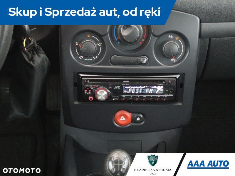 Renault Clio - 15