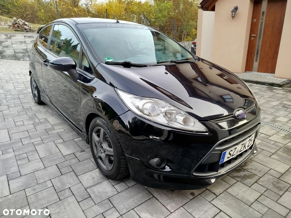Ford Fiesta 2010 photo 2