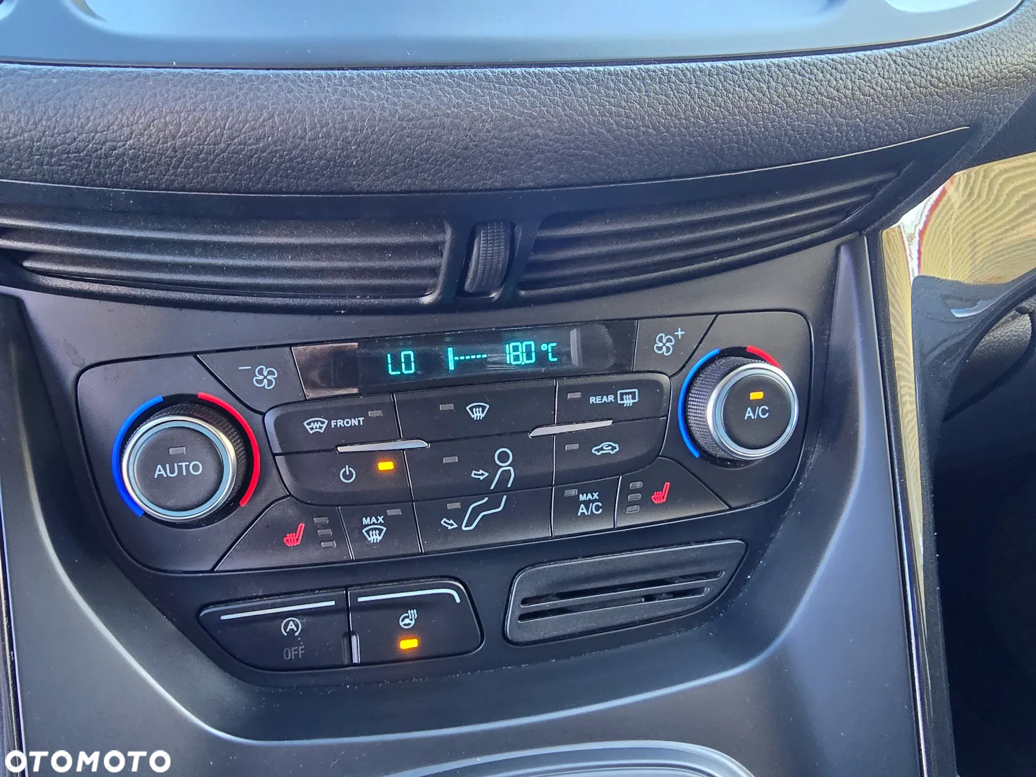 Ford Kuga 2.0 EcoBlue 4x4 TITANIUM - 12