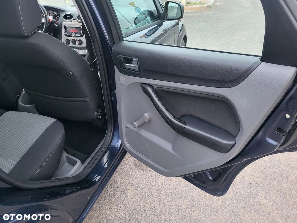 Ford Focus 1.4 16V Style - 29