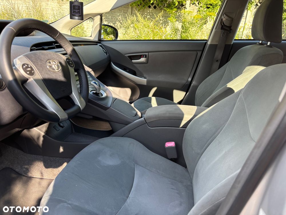 Toyota Prius 1.8 HSD Prestige - 11