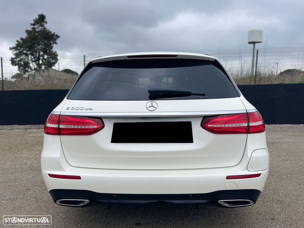 Mercedes-Benz E 300 de 9G-TRONIC AMG Line - 3