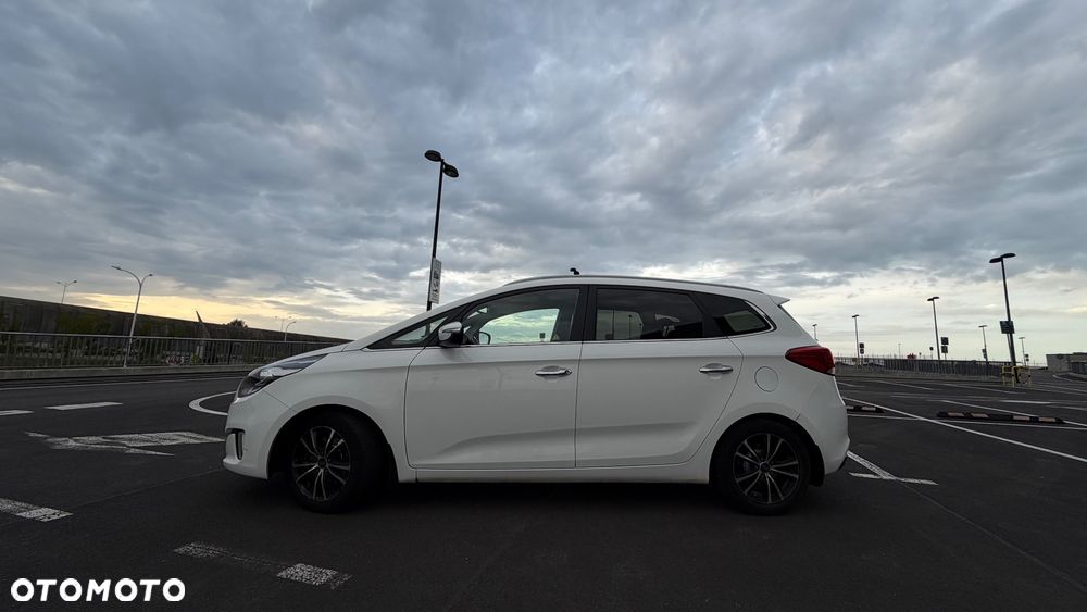 Kia Carens 1.7 CRDi XL 7os 7DCT - 33