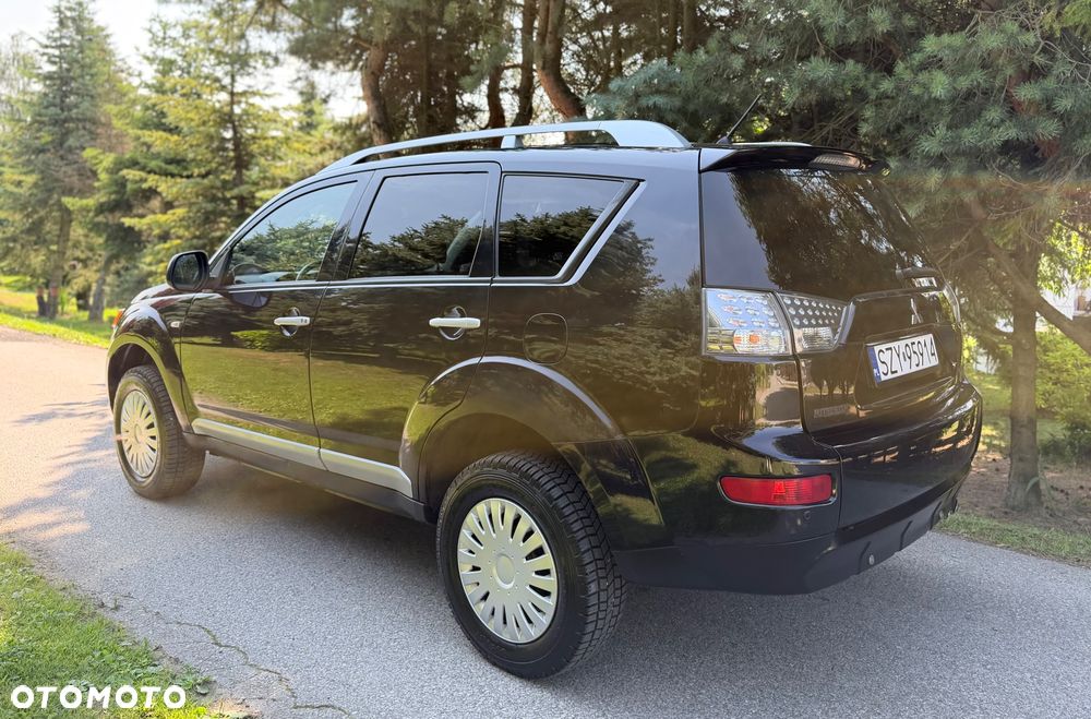 Mitsubishi Outlander 2.0 DID Intense + - 10
