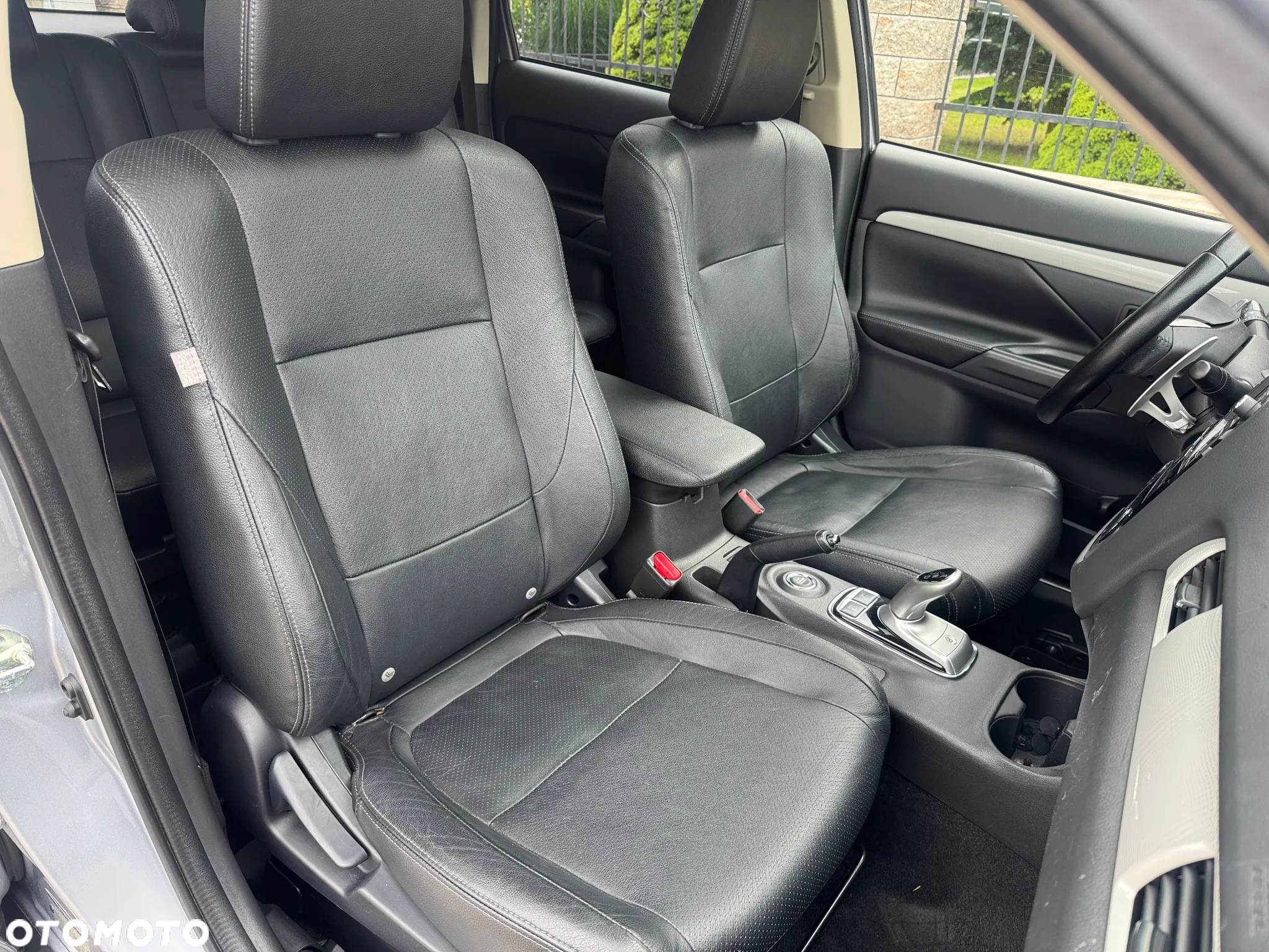 Mitsubishi Outlander PHEV Instyle NAVI + - 9