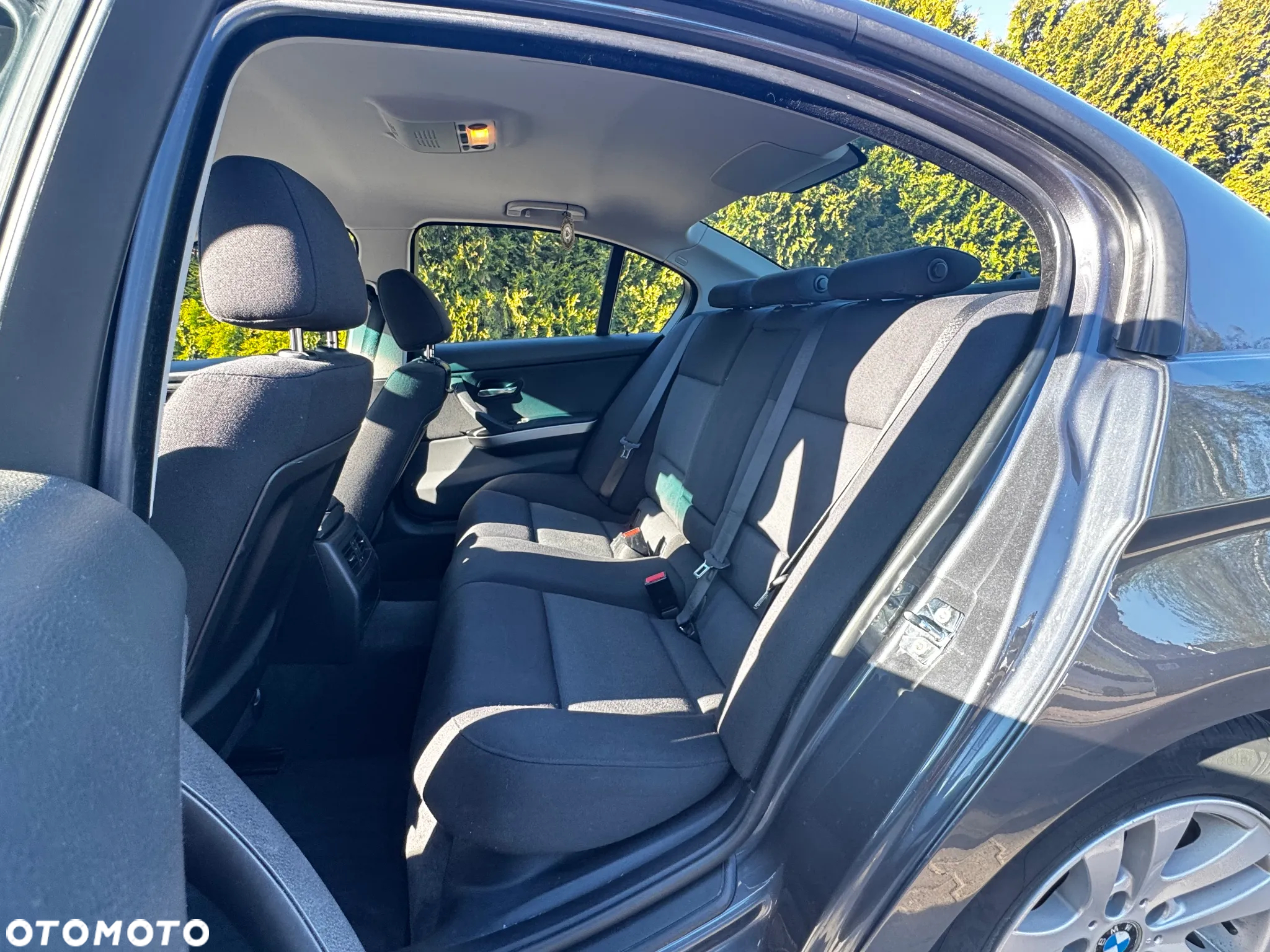 BMW Seria 3 318i Touring - 17