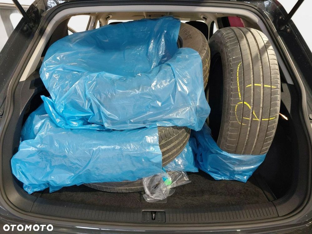 Volkswagen Tiguan - 21