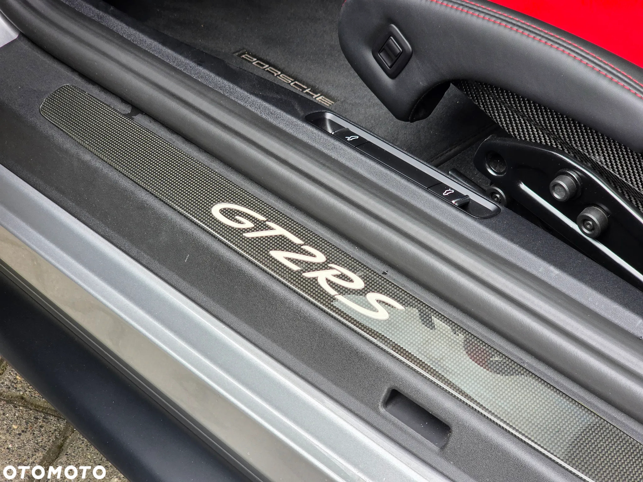 Porsche 911 GT2 RS - 14