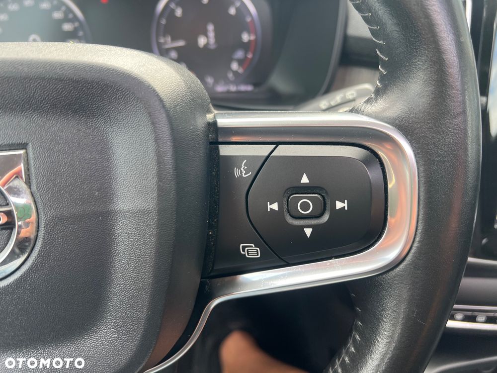 Volvo XC 40 D3 AWD Momentum Pro - 30