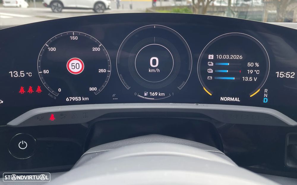 Porsche Taycan Standard - 35