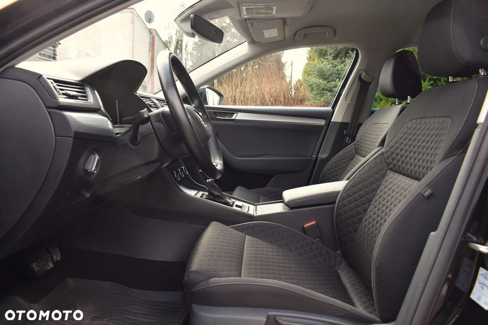 Skoda Superb 2.0 TDI SCR Style DSG - 6