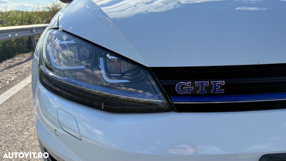 Volkswagen Golf - 6