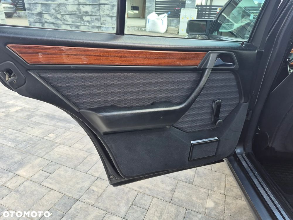 Mercedes-Benz W124 (1984-1993) - 19