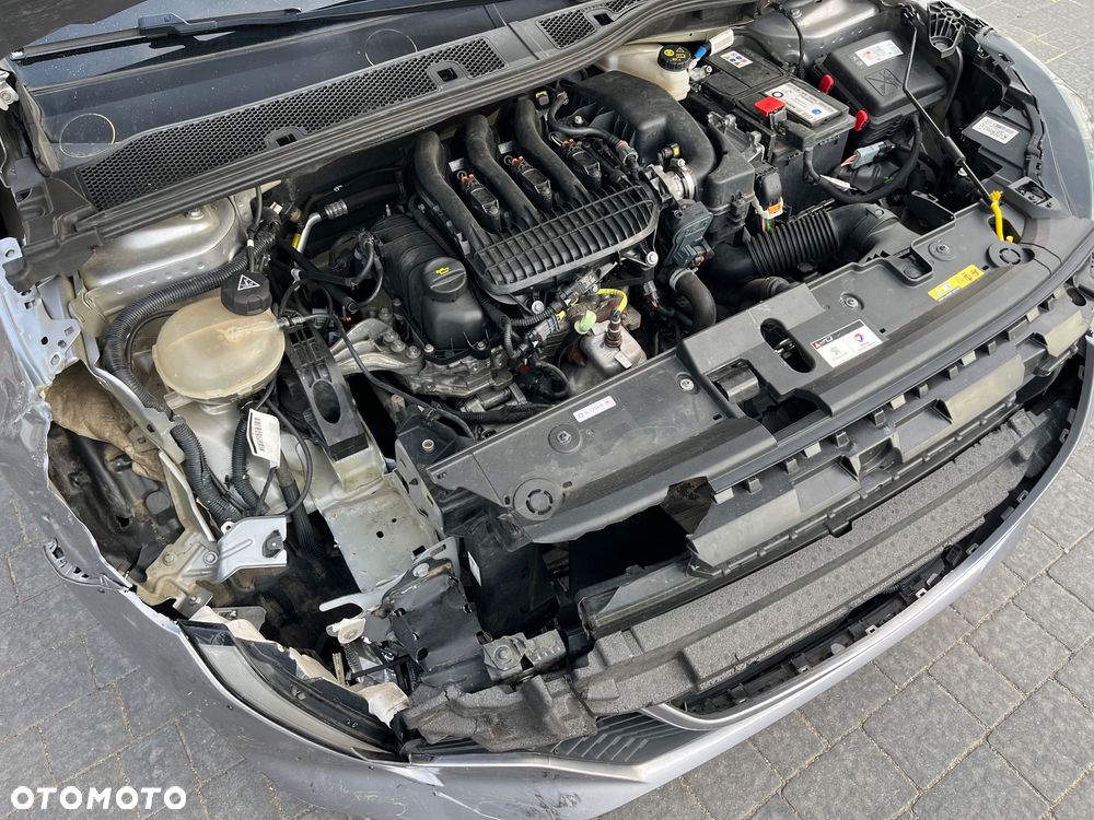 Peugeot 208 - 11