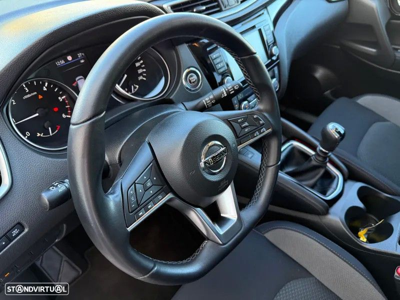 Nissan Qashqai 1.5 dCi N-Connecta J18+Led - 14