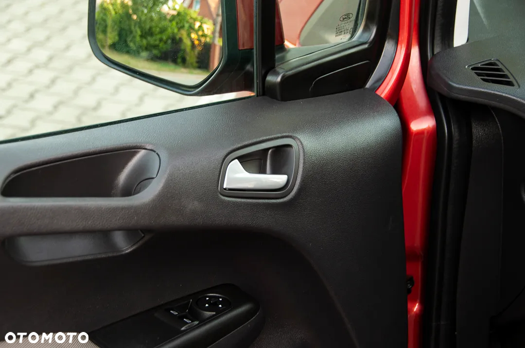 Ford Tourneo Courier 1.0 EcoBoost S&S Trend - 36