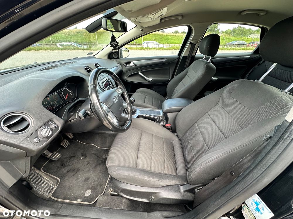 Ford Mondeo - 12